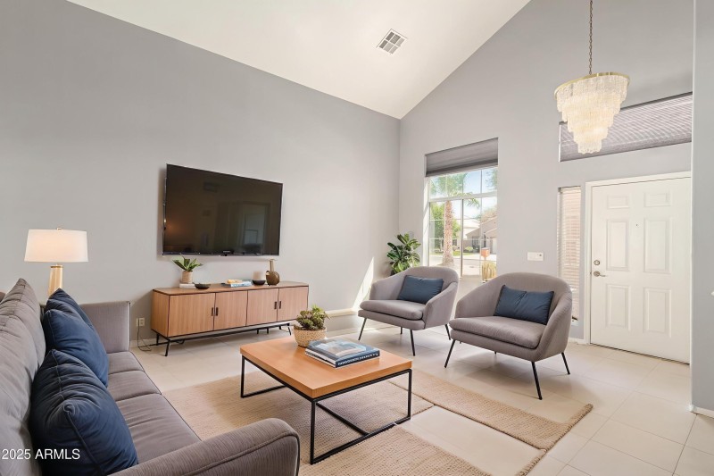 08-Wescott - Living Room - Modern - 4