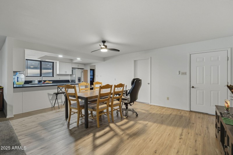 large-019935a7-3f48-72f5-b48e-ad3e7fe16e