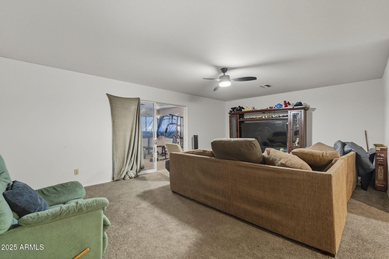 large-019935a7-41b0-72e3-8388-6ab94035a7