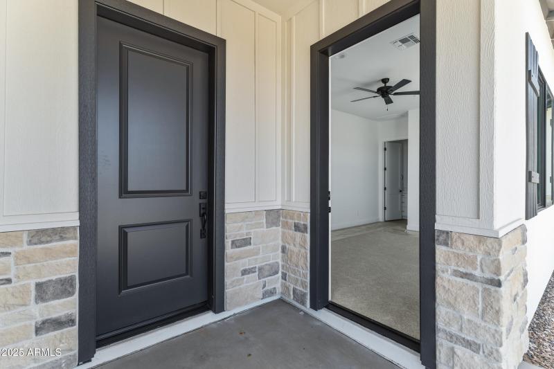 3933 E Freeman Ln-27