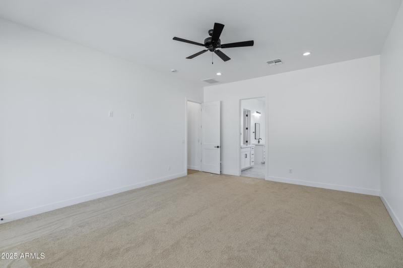 3933 E Freeman Ln-40