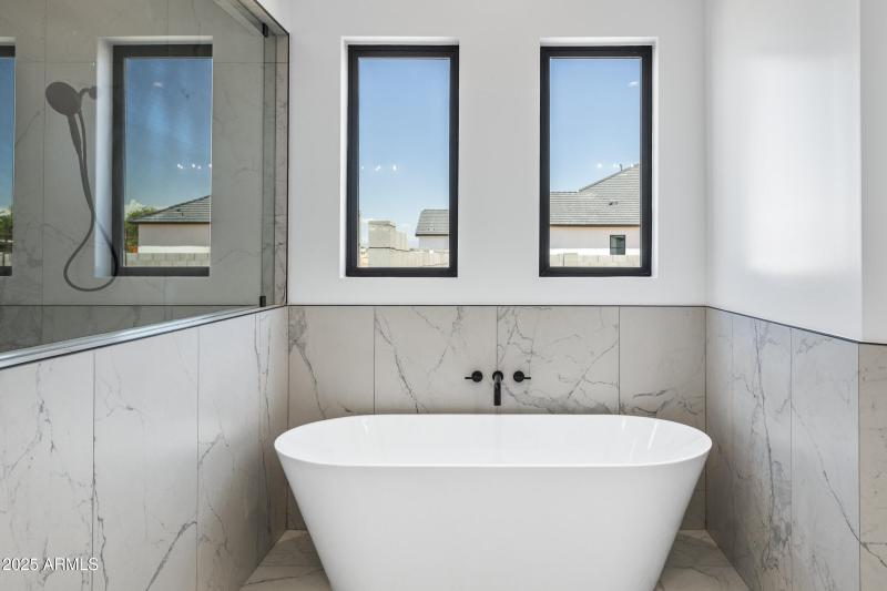 3933 E Freeman Ln-43