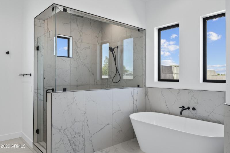 3933 E Freeman Ln-45