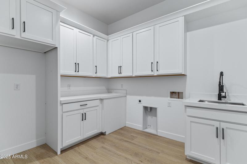 3933 E Freeman Ln-47