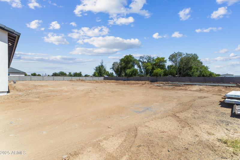 3933 E Freeman Ln-54