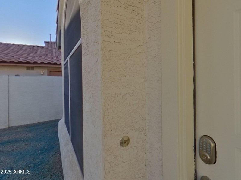 24_pc_URLleqriJG_nYNdTnJ2gR_center_1