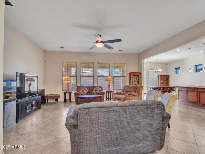 04-Living-room-(4)