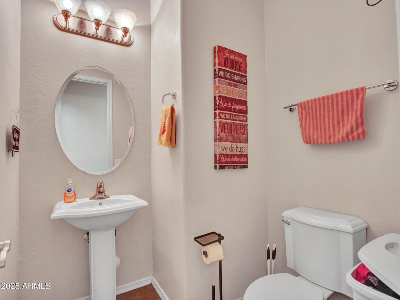 08-Powder-room