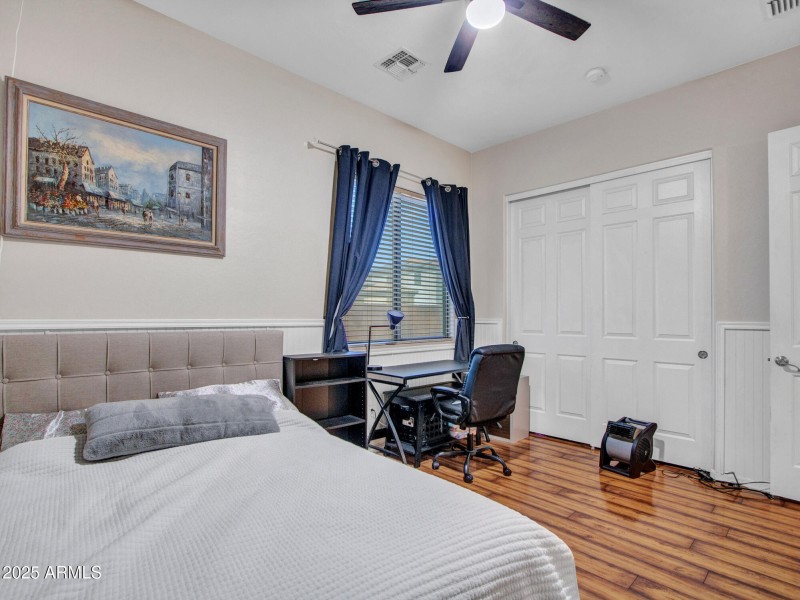09-Bedroom-(2)