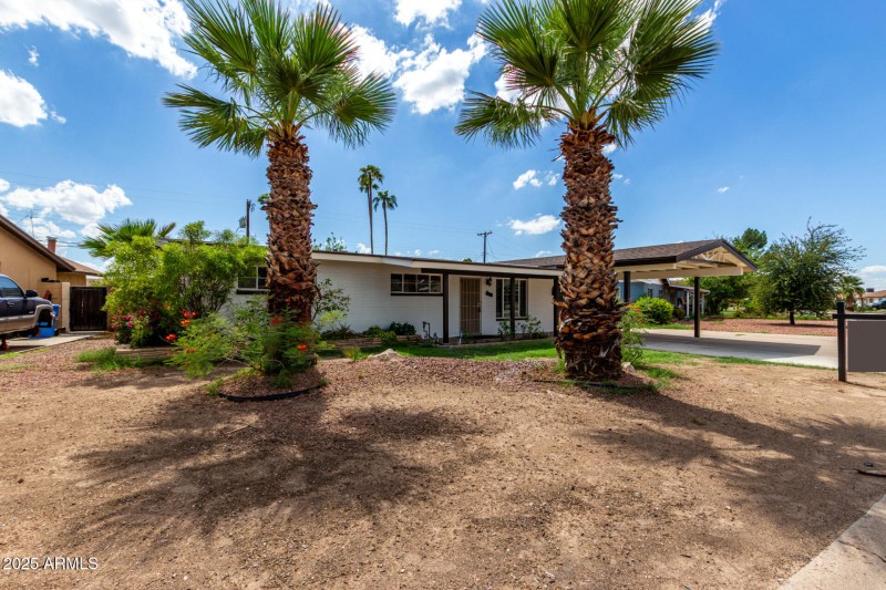 2033 W PALO VERDE DR, Phoenix, AZ 85015