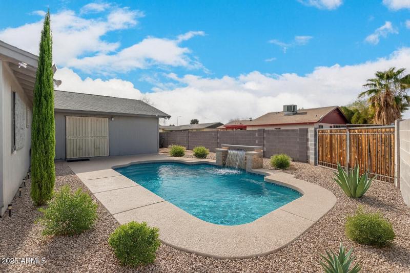 Virtually staged backyard