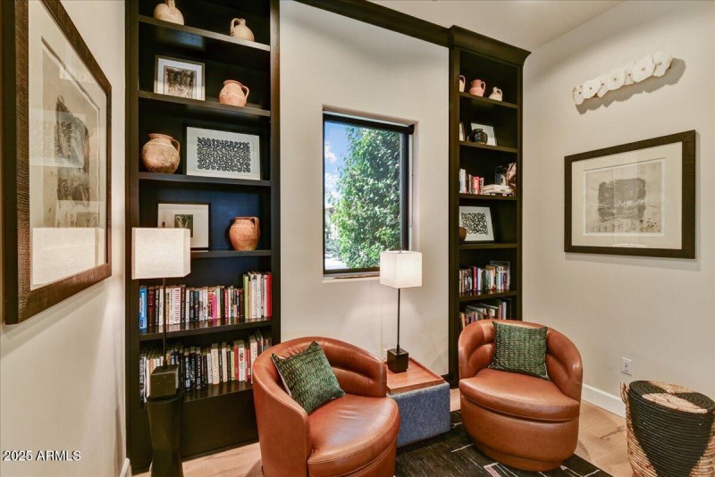 26-Clubhouse Lounge
