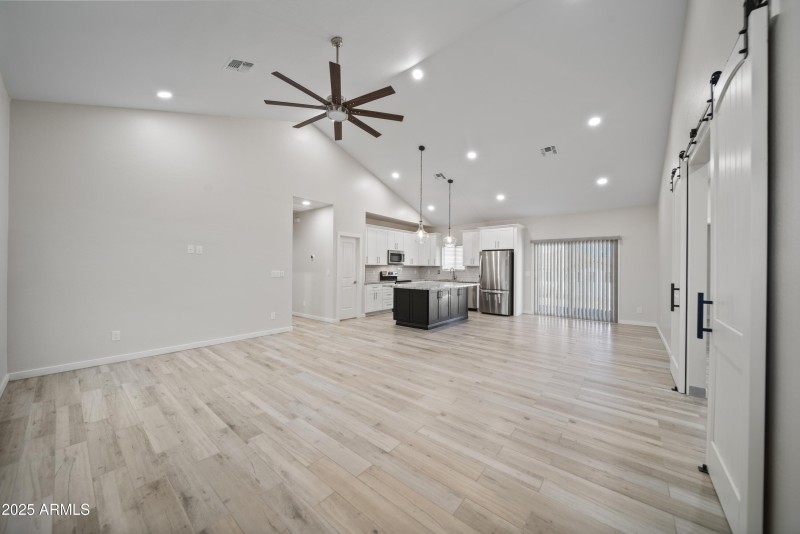 Great Room Vaulted Ceilings (1)