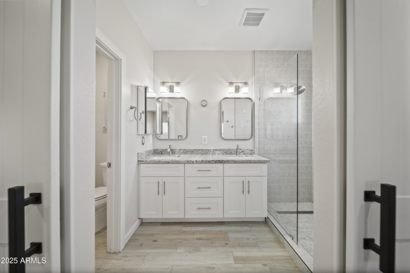 Master Bath (2)