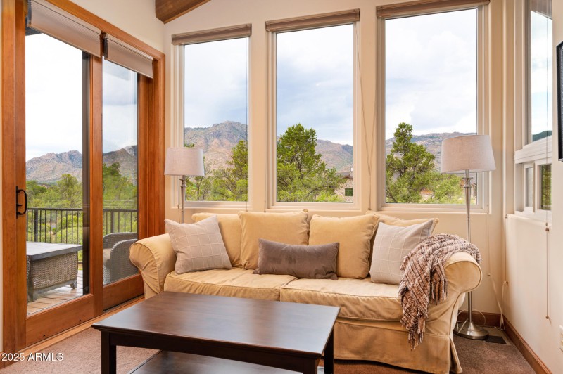 4490WJulesbergCir-29