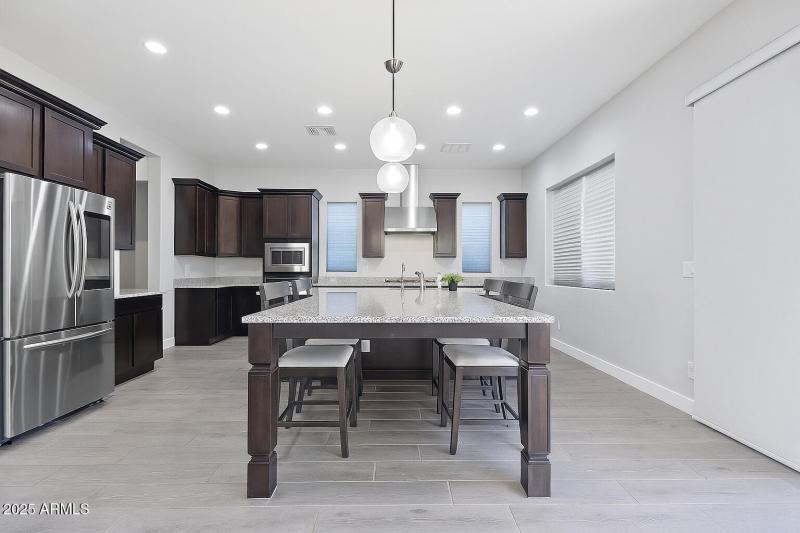 Modern Kitchen with Central Island2