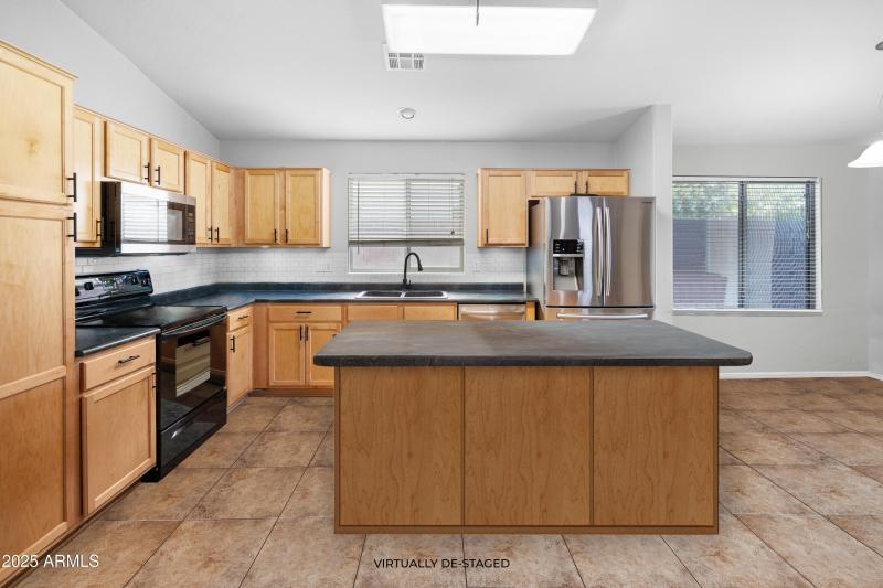 44355WOsterDr-16-VirtuallyDe-Staged