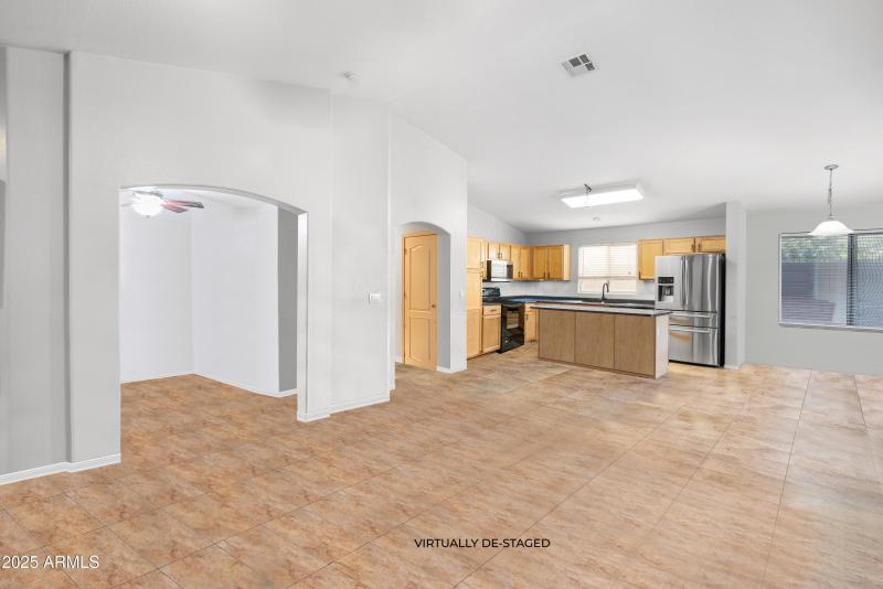 44355WOsterDr-27-2-VirtuallyDe-Staged