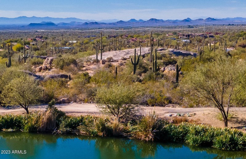 The property looking West from Estancia