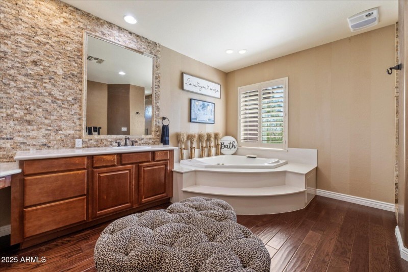 Primary En Suite