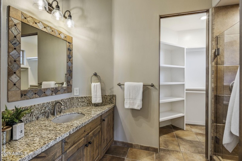 Guest 2 ensuite