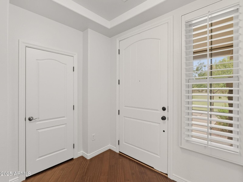 large-019940ae-f05b-7294-8aa6-045b3bcc54