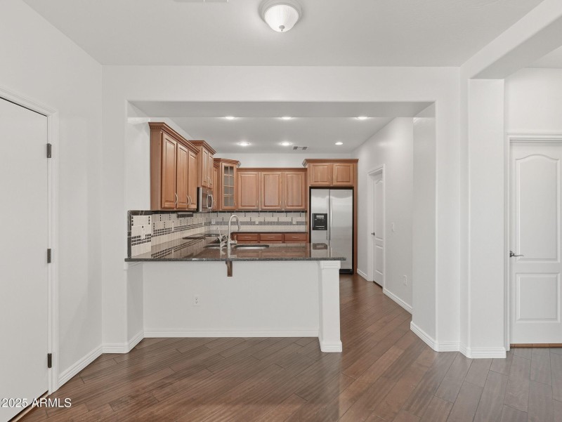 large-019940ae-f1c3-73d0-b5d7-eb7e45002e