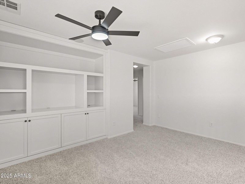 large-019940ae-f4b4-71b3-b8ef-f793dc9546