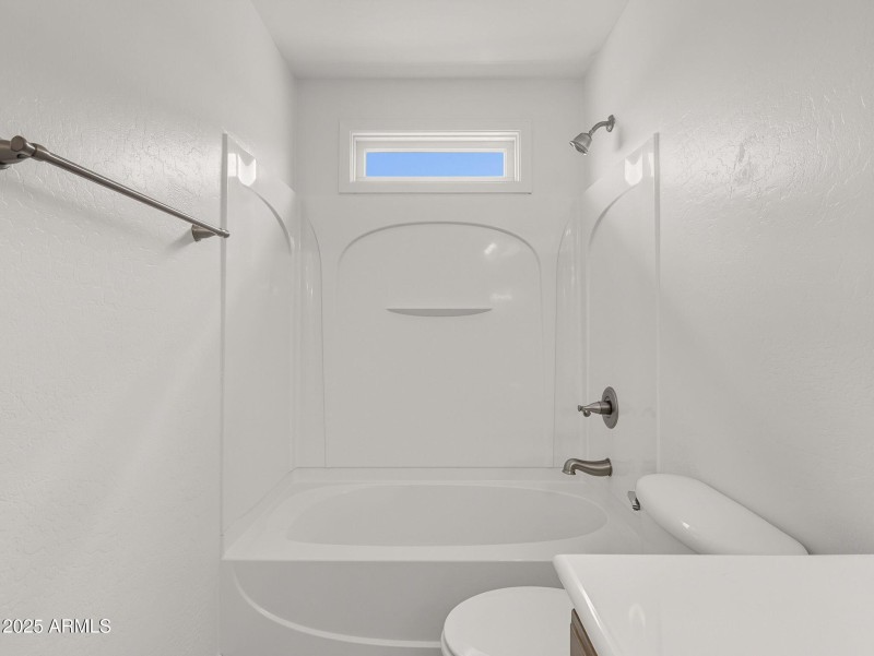 large-019940ae-f713-71de-8432-5dcadcffcb