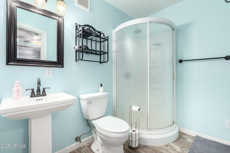 CASITA FULL BATHROOM