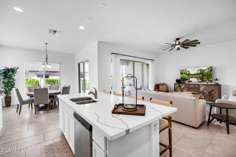 8-web-or-mls-22780 E Orion Way-13