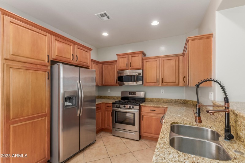 3969 E Cat Balue Dr
