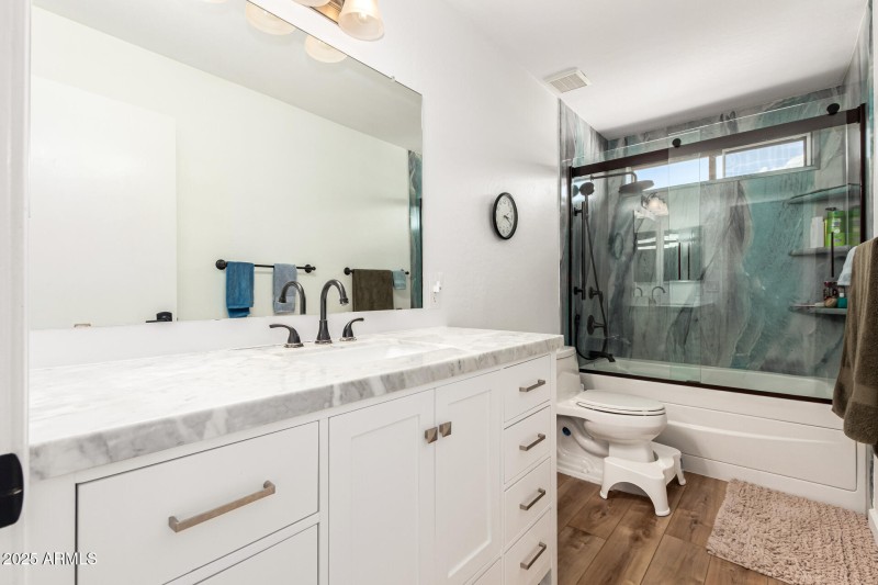 Upstairs Bath 3
