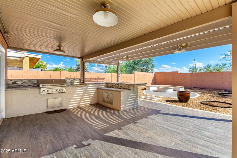 Outdoor Kitchen