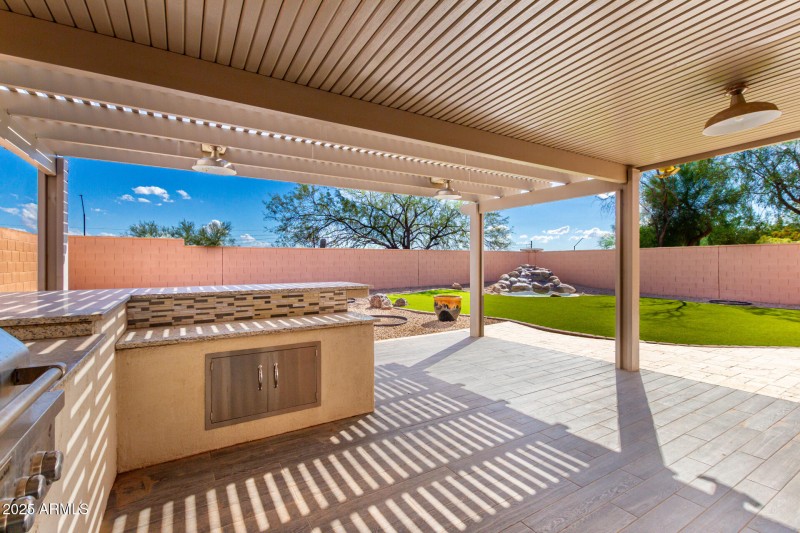 Outdoor Kitchen