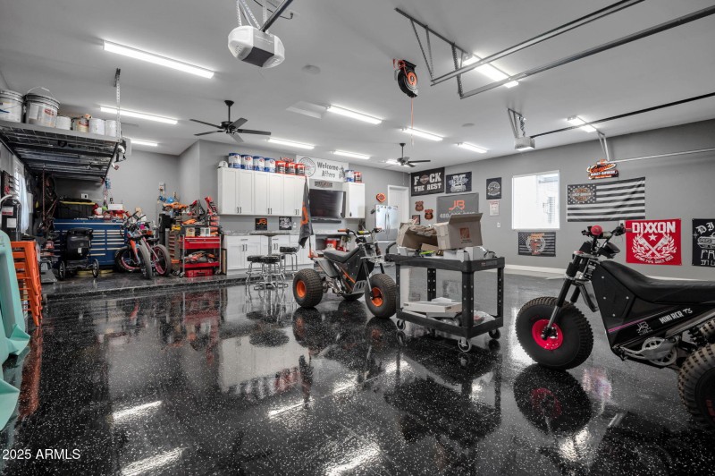 37-web-or-mls-19707 E Happy Rd-37