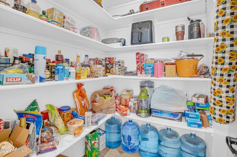 13-web-or-mls-19707 E Happy Rd-13