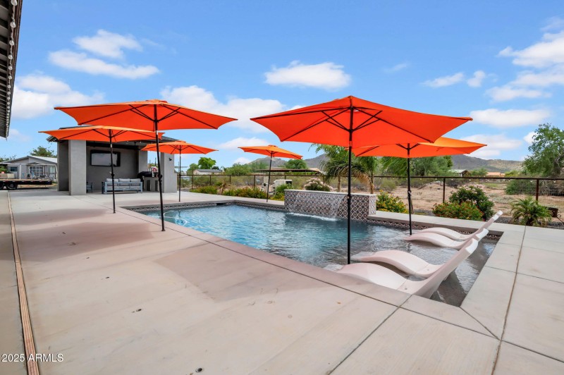 28-web-or-mls-19707 E Happy Rd-28