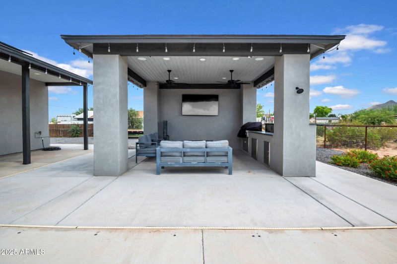 33-web-or-mls-19707 E Happy Rd-33