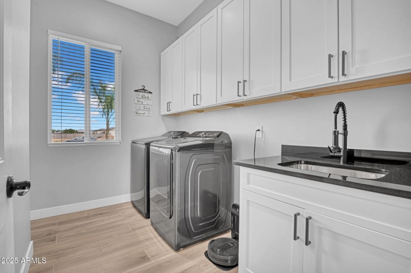 27-web-or-mls-19707 E Happy Rd-27