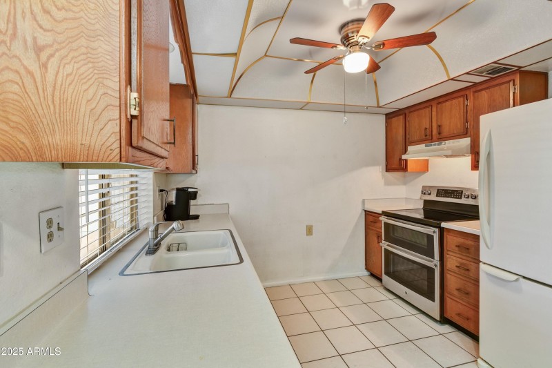 008_Kitchen
