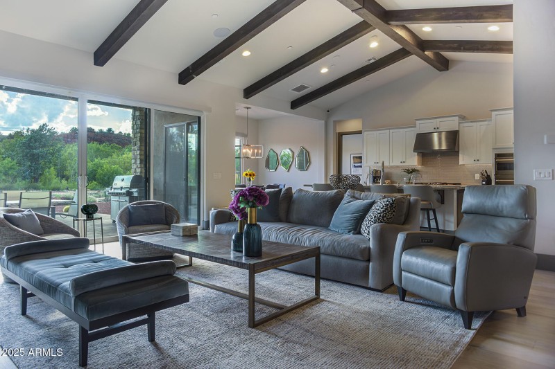 3 GREAT ROOM