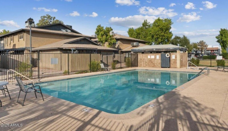 Palomino pool 2