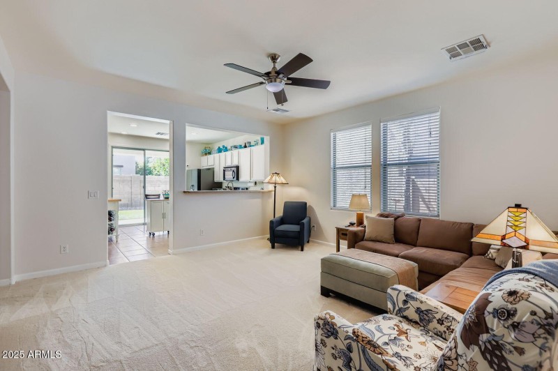 3323 E. Oakland St - Web Quality - 011 -