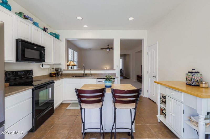 3323 E. Oakland St - Web Quality - 017 -