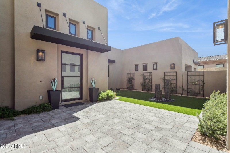 5-web-or-mls-12885-e-rosewood-dr