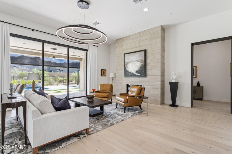 10-web-or-mls-12885-e-rosewood-dr