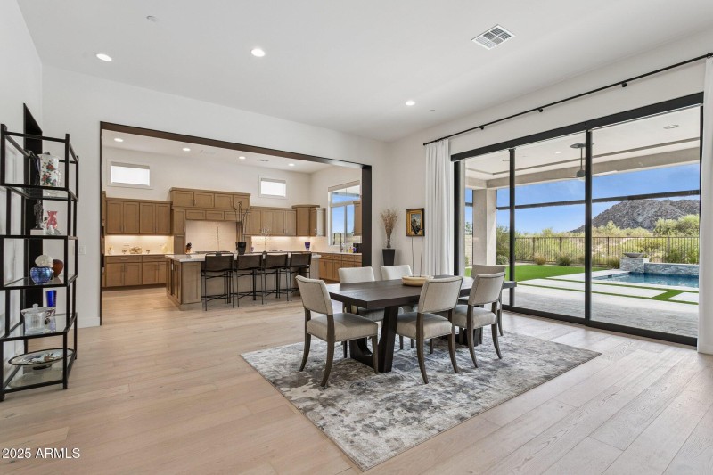 13-web-or-mls-12885-e-rosewood-dr