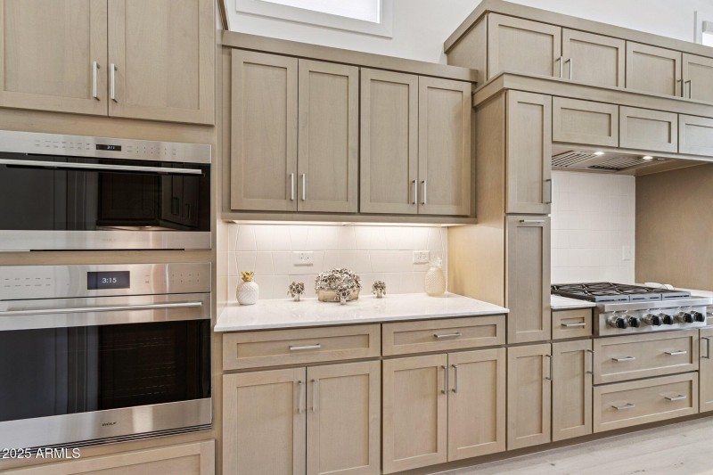 20-web-or-mls-12885-e-rosewood-dr