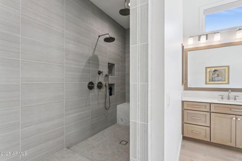 32-web-or-mls-12885-e-rosewood-dr